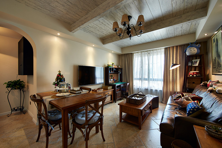 客厅图片来自家装大管家在93平地中海美式 清新舒适生活的分享
