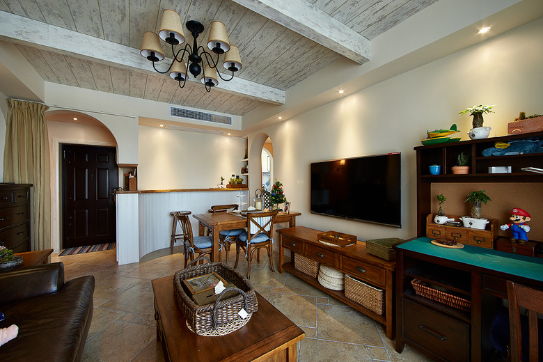 客厅图片来自家装大管家在93平地中海美式 清新舒适生活的分享