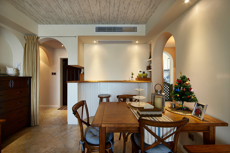 餐厅图片来自家装大管家在93平地中海美式 清新舒适生活的分享