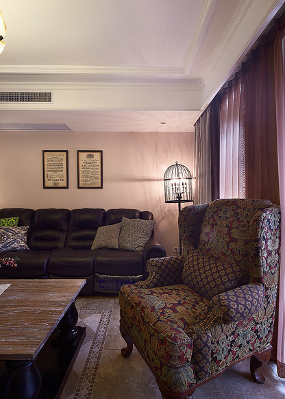 客厅图片来自家装大管家在140平简约美式舒适优雅混搭3居的分享