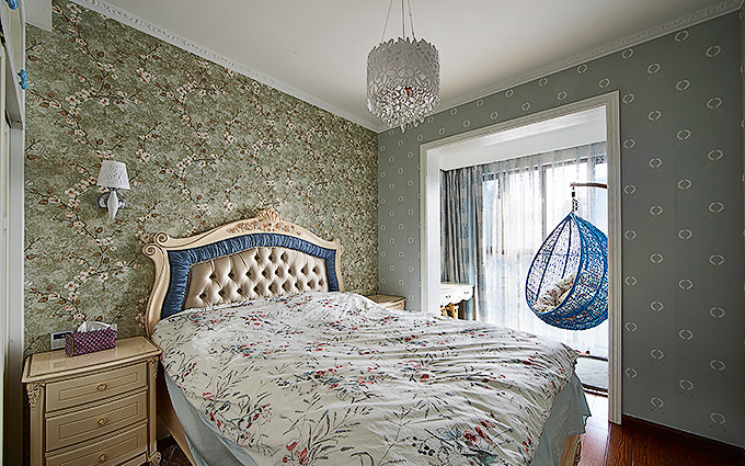 欧式 三居 80后 卧室图片来自家装大管家在情迷蓝色诱惑 120平欧式浪漫3居的分享