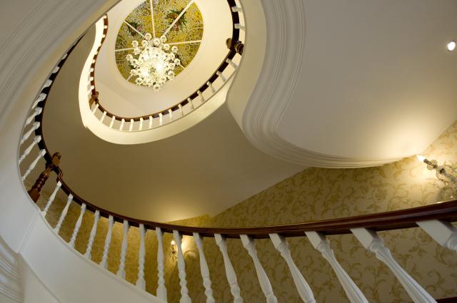 别墅 楼梯图片来自天津尚层装修韩政在颐湖庄园的分享