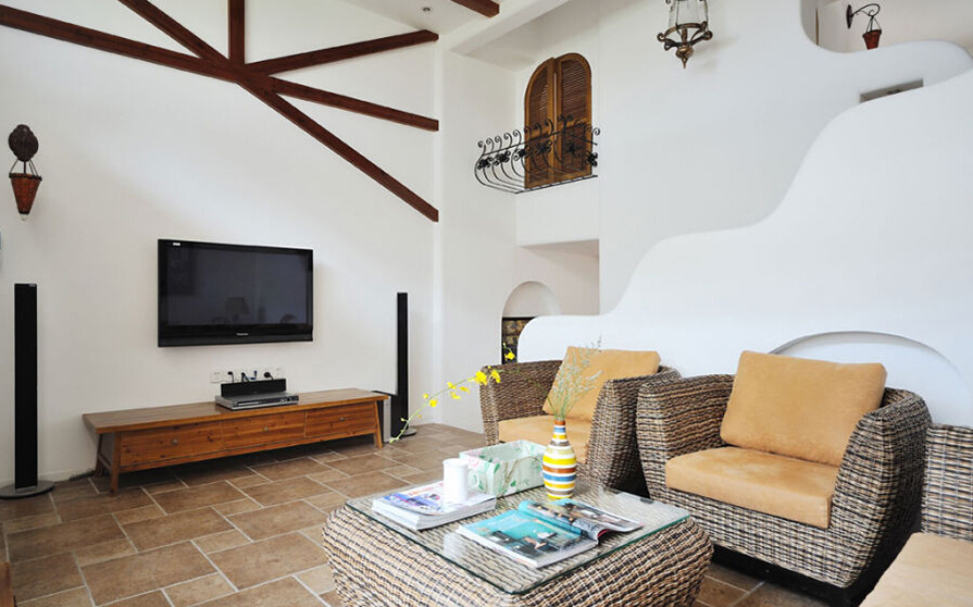 客厅图片来自周海真在地中海风情 精致小别墅的分享