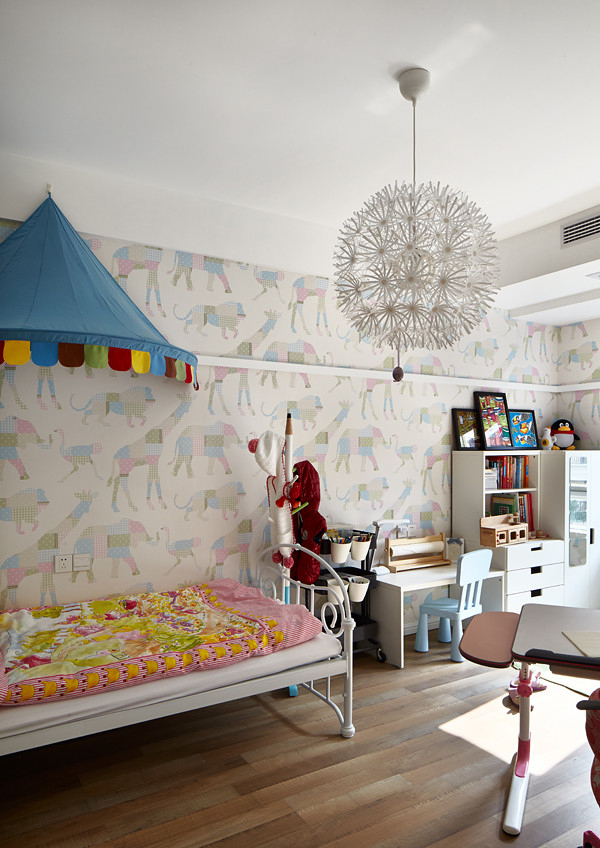 儿童房图片来自家装大管家在白色简约经典 106平北欧温馨公寓的分享