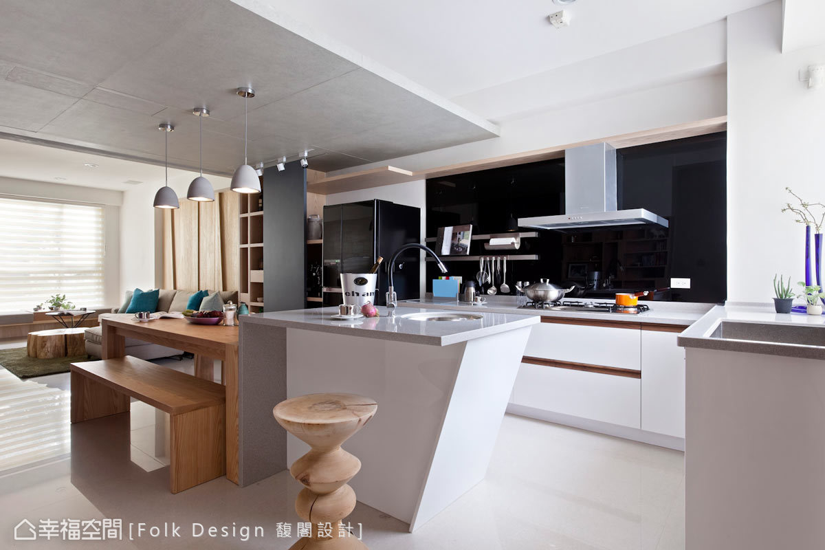 厨房图片来自幸福空间在290平温润馨香 演绎设计的美好的分享