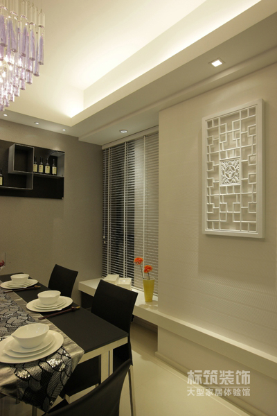 小资 三居 餐厅图片来自四川岚庭装饰工程有限公司在华置西錦城港式三居的分享