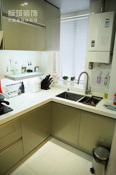 简约 三居 白领 小资 厨房图片来自四川岚庭装饰工程有限公司在华润橡树湾简约三居的分享