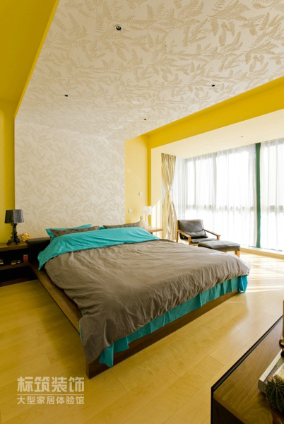 卧室图片来自四川岚庭装饰工程有限公司在戛纳湾•滨江现代五居室的分享