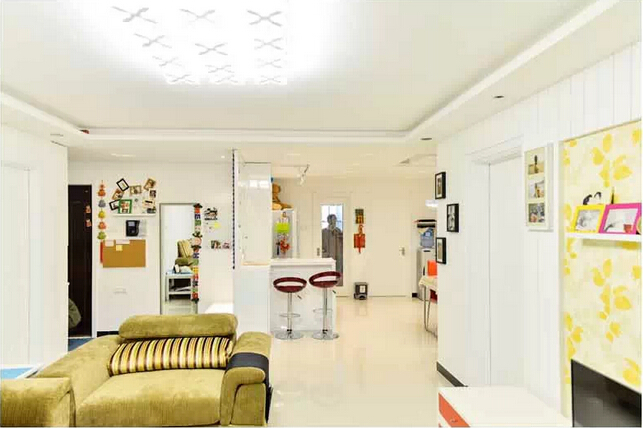 三居 简约 客厅图片来自四川岚庭装饰工程有限公司在109平三居的分享