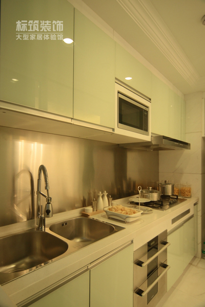 厨房图片来自四川岚庭装饰工程有限公司在依云镇-欧式风格-五居室的分享