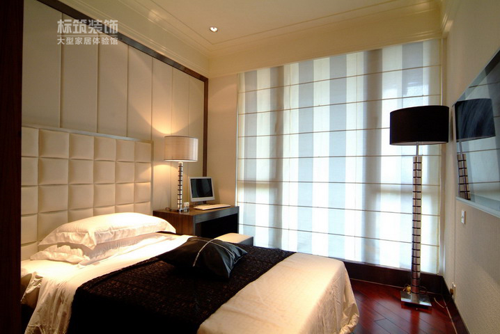简约 三居 卧室图片来自四川岚庭装饰工程有限公司在保利心语-简约风格-三居室的分享