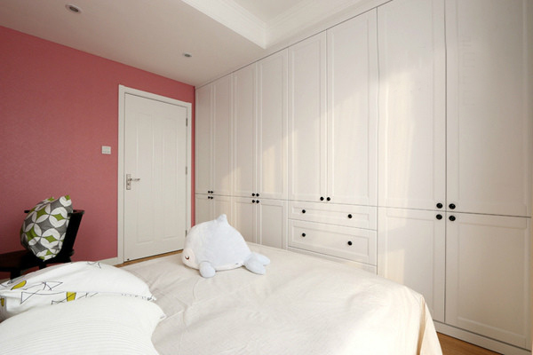 北欧 小三居 卧室图片来自实创装饰上海公司在88平北欧风格层次分明三居室装修的分享