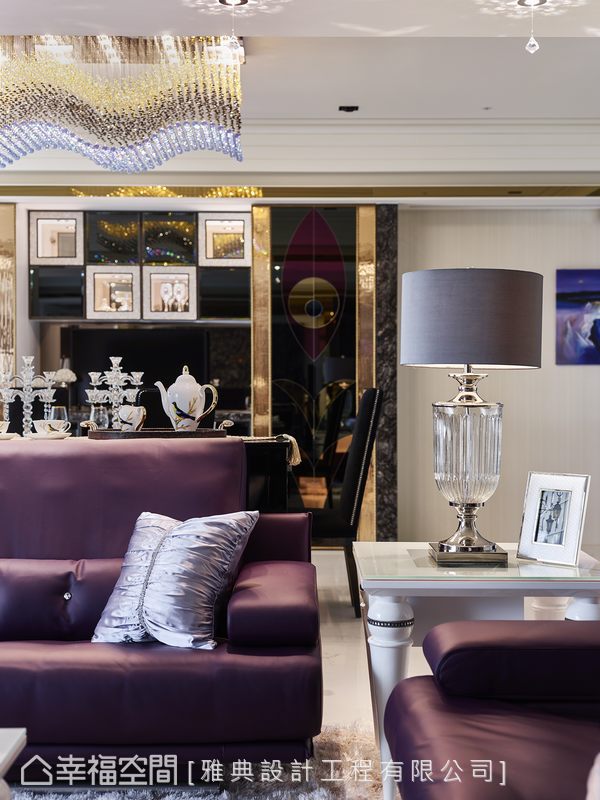 客厅图片来自幸福空间在264平雍容紫气 辉煌时尚大宅的分享