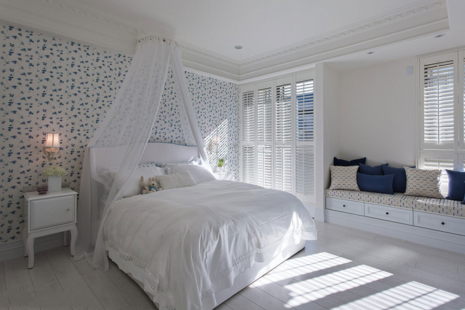 卧室图片来自周楠在法式清新风情 优雅新古典别墅的分享