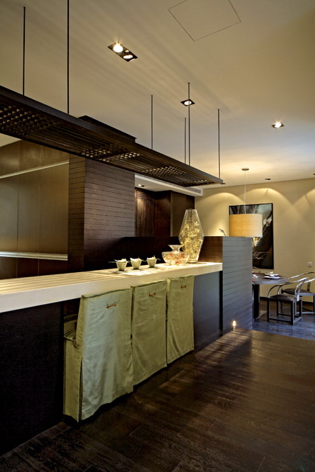 中式 别墅 卧室 餐厅 客厅 餐厅图片来自别墅装修设计yan在中式的分享
