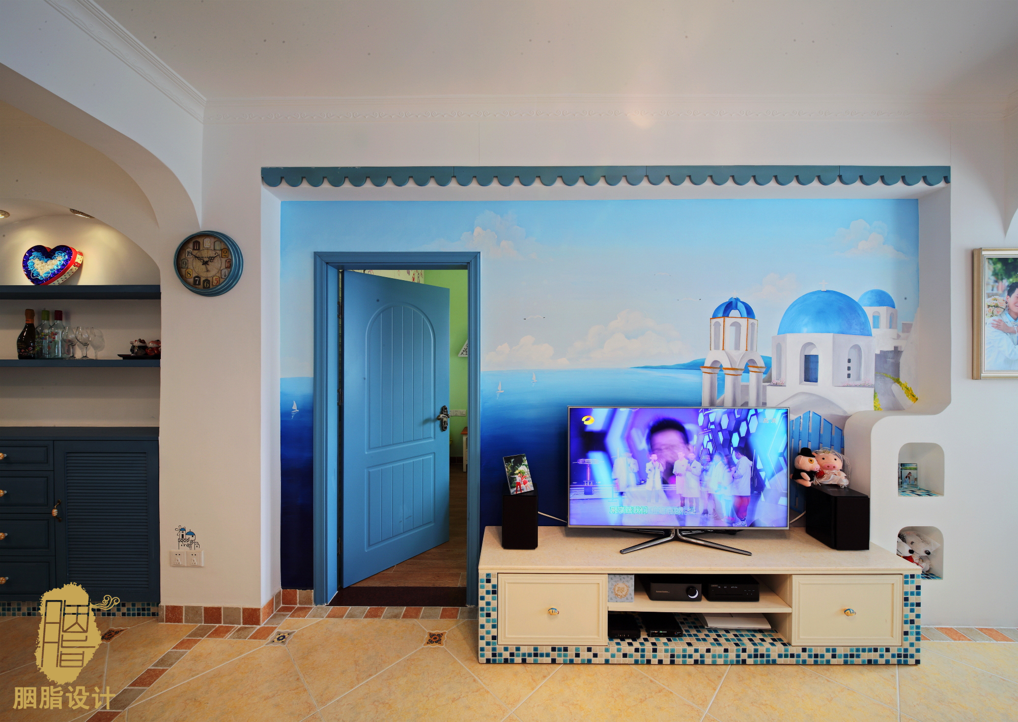 胭脂设计 胭脂赖 地中海风格 婚房 旧房改造 二居 蓝白黄搭配 温馨 客厅图片来自设计师胭脂在幸福猪浪漫地中海婚房的分享