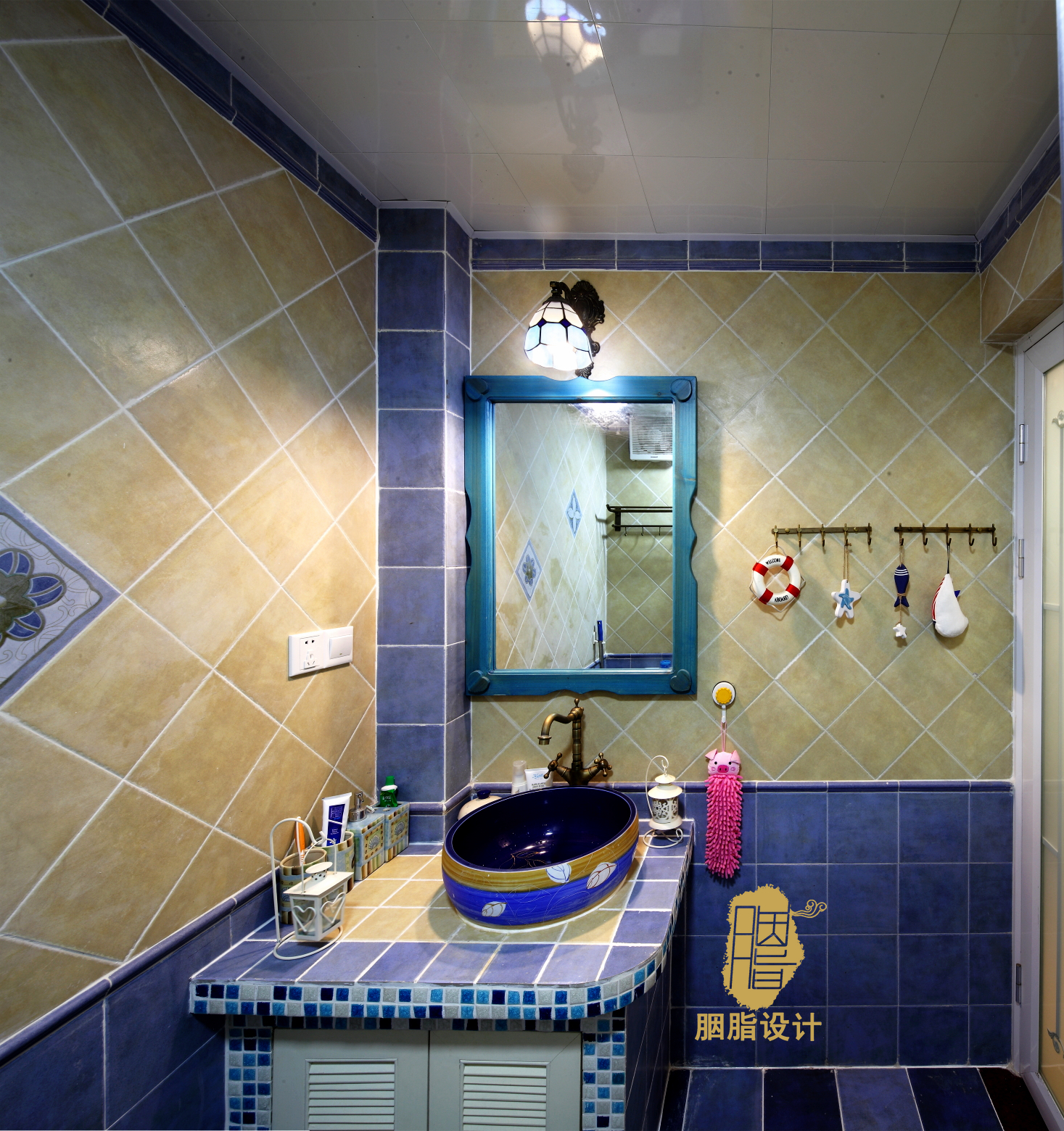 胭脂设计 胭脂赖 地中海风格 婚房 旧房改造 二居 蓝白黄搭配 温馨 卫生间图片来自设计师胭脂在幸福猪浪漫地中海婚房的分享