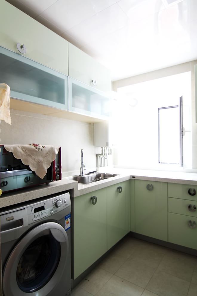 二居 简约 厨房图片来自四川岚庭装饰工程有限公司在70平米潮流小舒适现代简约风格！的分享