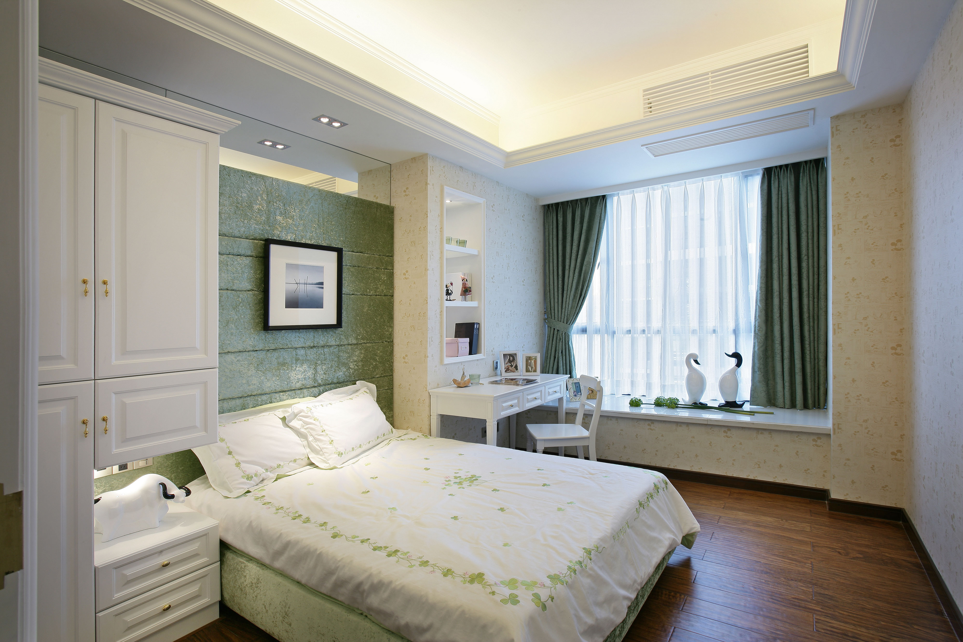 欧式 装修 设计 首开常青藤 三居 卧室图片来自北京高端公寓装修设计在简欧风格首开常青藤装修设计案例的分享