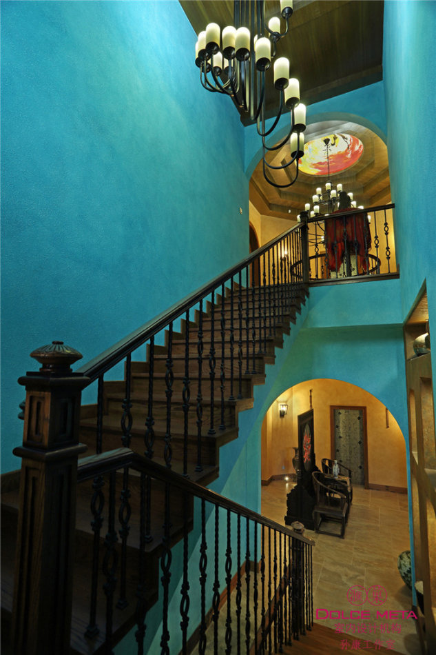 楼梯图片来自妞妈聊装修在雅居乐托斯卡纳别墅案例的分享