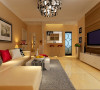 这个角度整体看客厅，墙面采用浅橙色墙漆，温馨的家庭，暖暖的，很贴心。