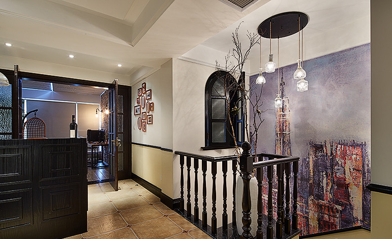 楼梯图片来自家装大管家在流金岁月 老上海洋房混搭美式居的分享