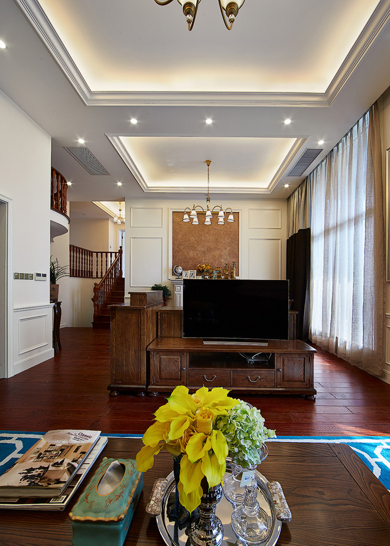 客厅图片来自家装大管家在加州风情生活 263平新美式舒适居的分享