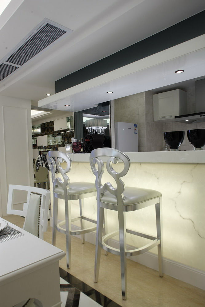 橡树林 110平米 现代欧式	 餐厅图片来自cdxblzs在橡树林 110平米 现代欧式	三室的分享