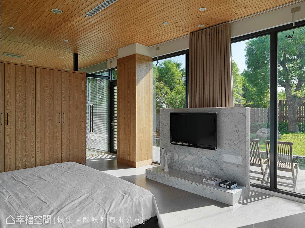 卧室图片来自幸福空间在330平绿光蔓生 景观villa宅的分享