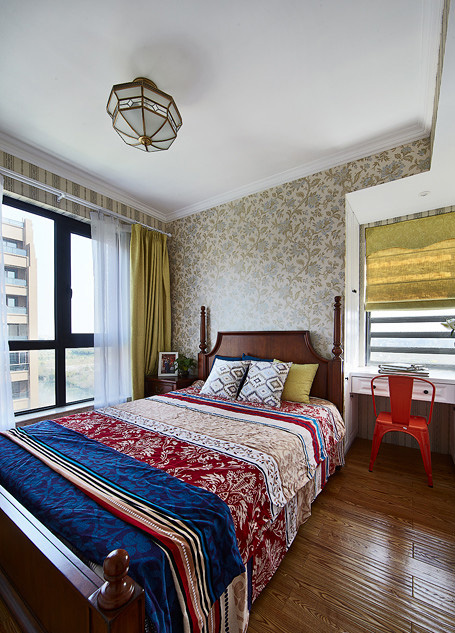卧室图片来自家装大管家在醇情玛奇朵 90平美式温馨雅居的分享