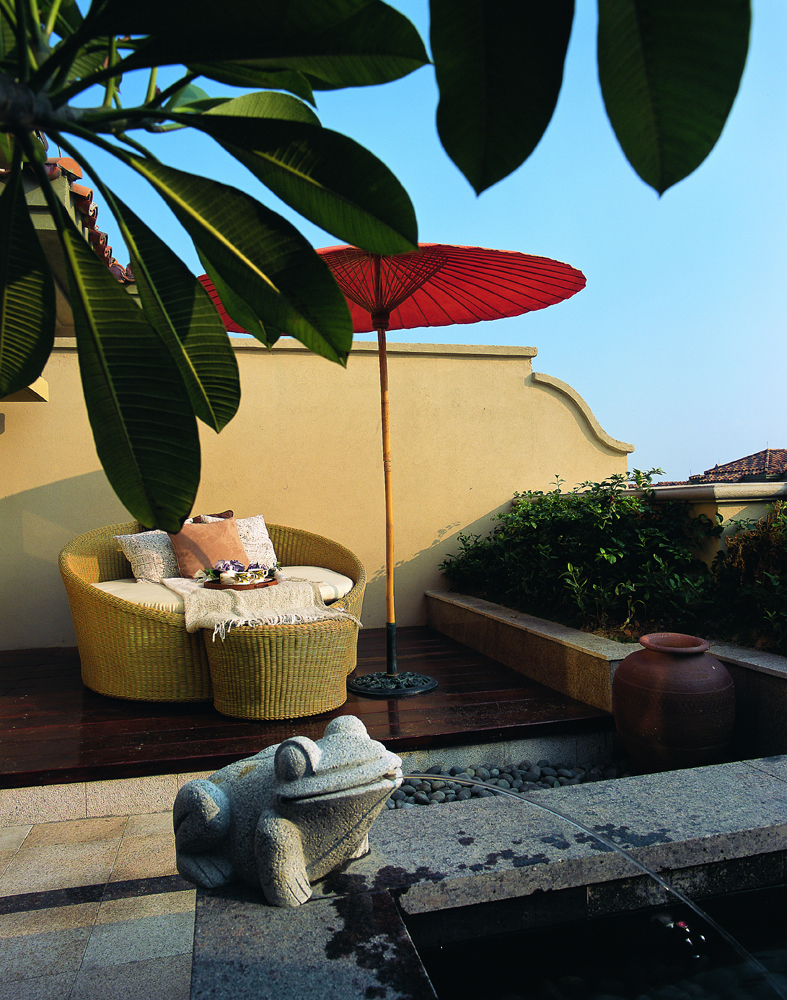 别墅 美式 地中海 阳台图片来自百合居装饰工程有限公司在美式 别墅的分享
