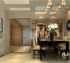 独特的电视背景墙造型，让客户对整体效果很是满意，微晶石材的运用，使得客厅空间的现代感更加强烈，精致的香槟色成品镜框线条，让现代风格的家，简约不简单。