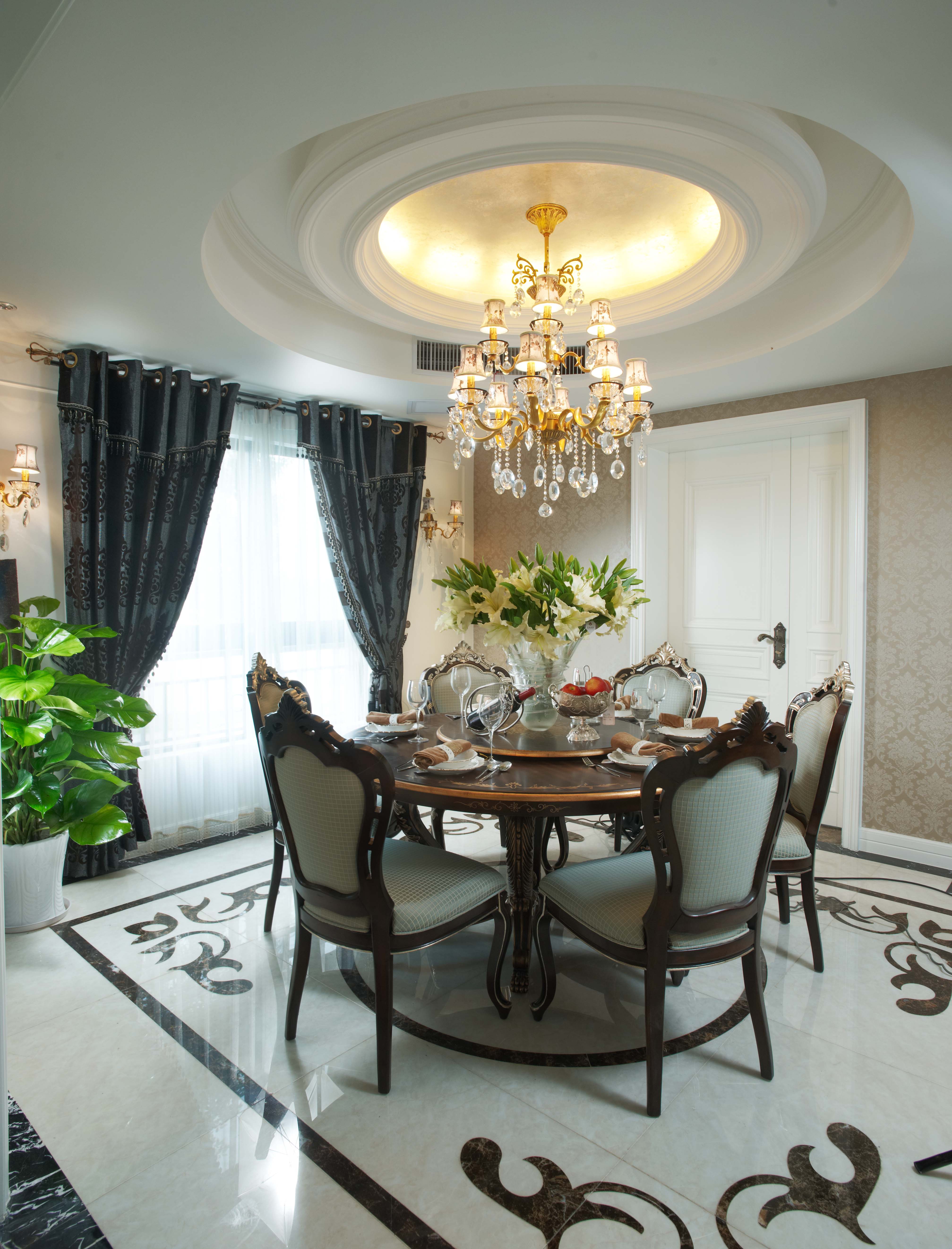 欧式 别墅 客厅 卧室 厨房 餐厅图片来自大金家用中央空调在奢华欧式别墅中央空调装修案例的分享