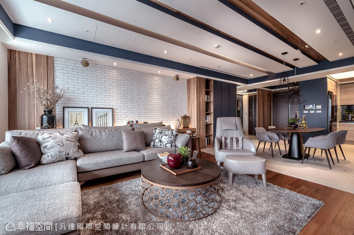 客厅图片来自幸福空间在爱上139平亚得里亚海的优雅风情的分享