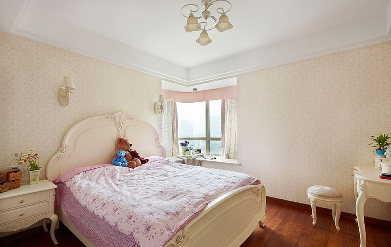 卧室图片来自家装大管家在96平欧式田园居 乐享精致生活的分享