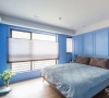 卧室设计：
兼顾家里不同成员的色调与风格喜好，改以鲜明的蓝色搭配线板为主题，为小夫妻营造年轻的居宅风貌。
