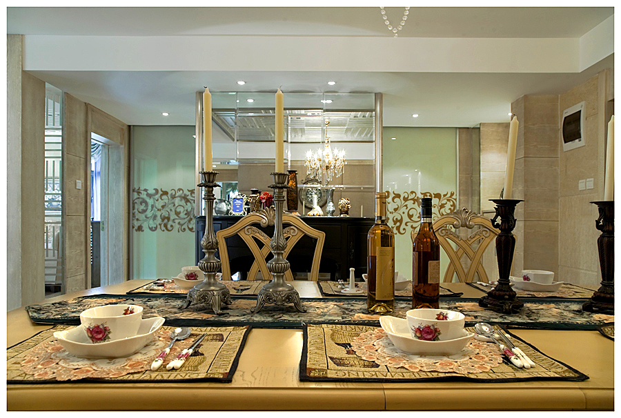 欧式 三居 餐厅图片来自百合居装饰工程有限公司在纯欧式的分享