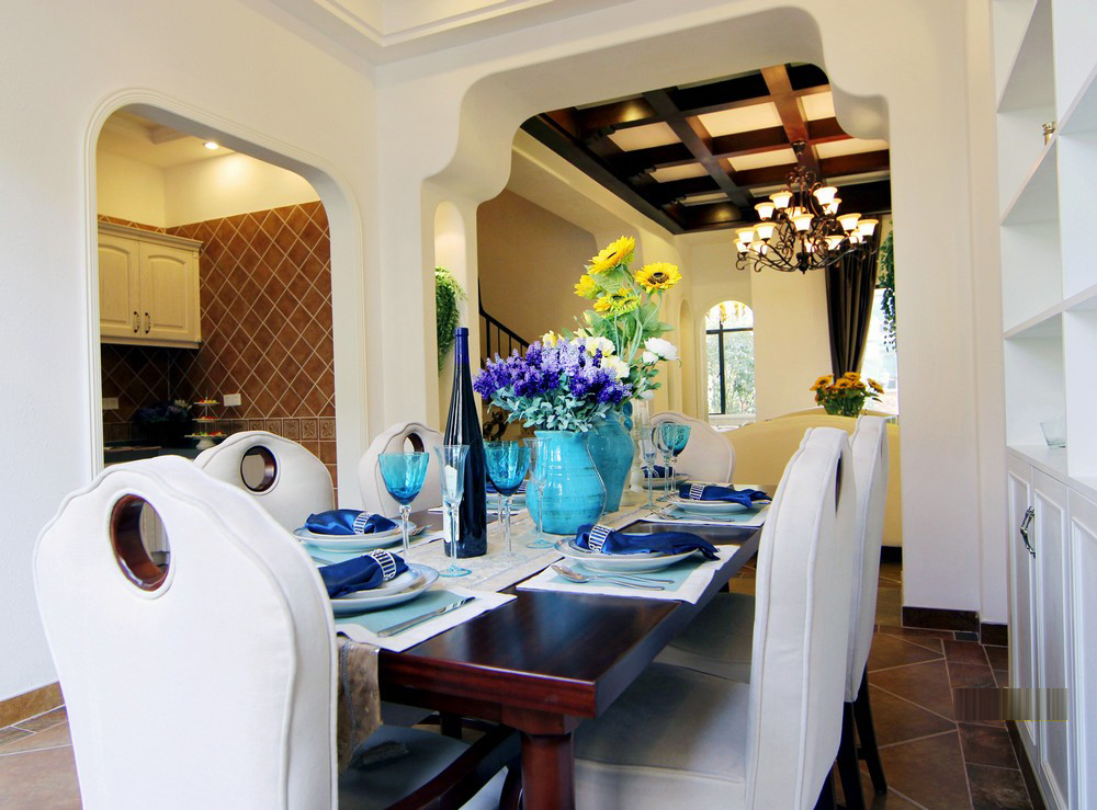 别墅 收纳 旧房改造 小资 欧式 餐厅图片来自紫禁尚品国际装饰公司在地中海风格别墅设计的分享