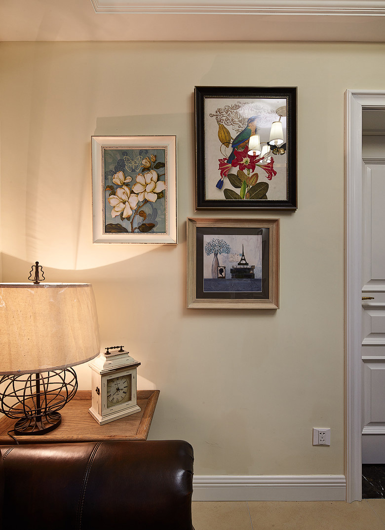 客厅图片来自家装大管家在华丽高雅设计 108平现代美式3居的分享