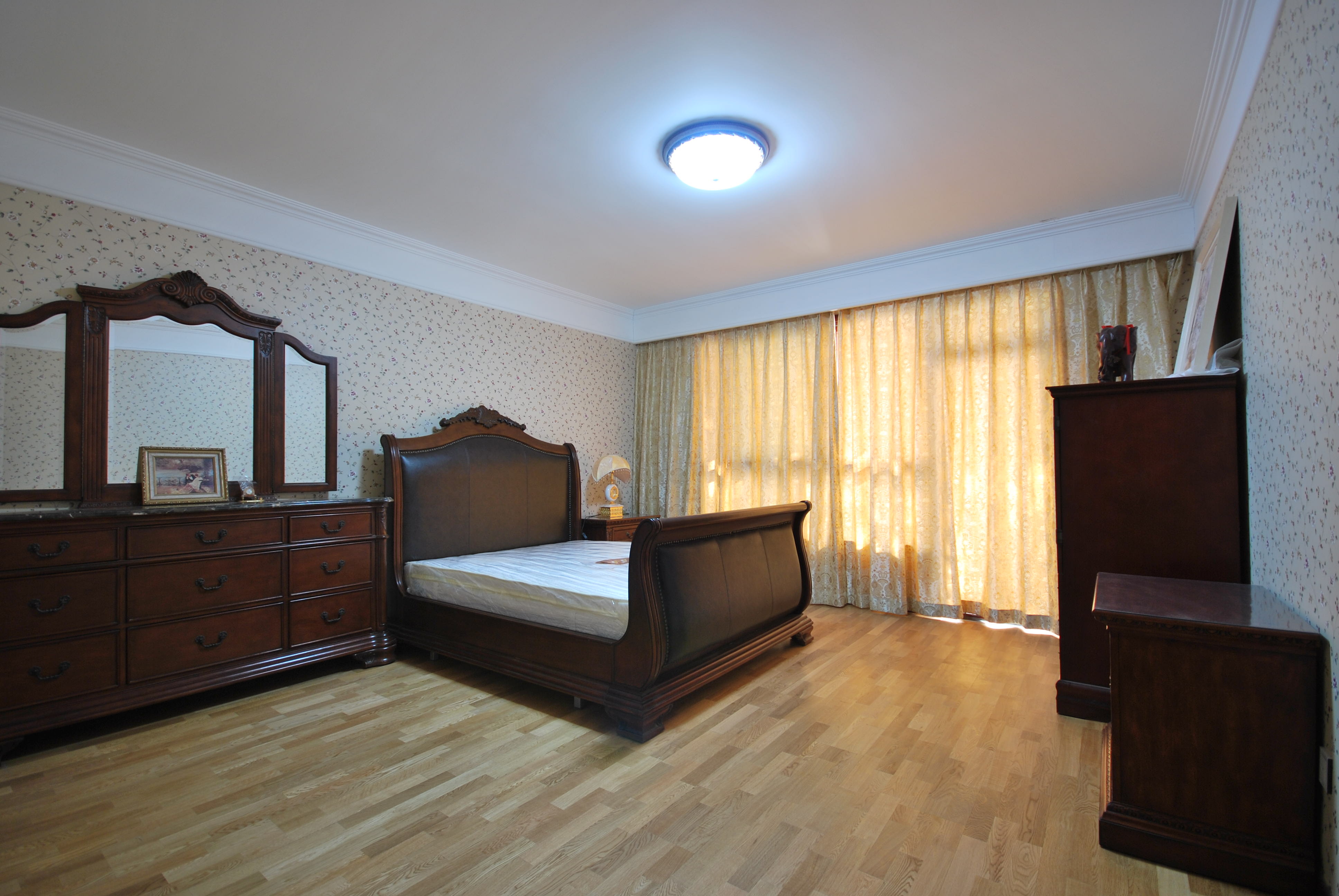 卧室图片来自今朝装饰老房专线在总装动员部,欧式古典风，六居室的分享
