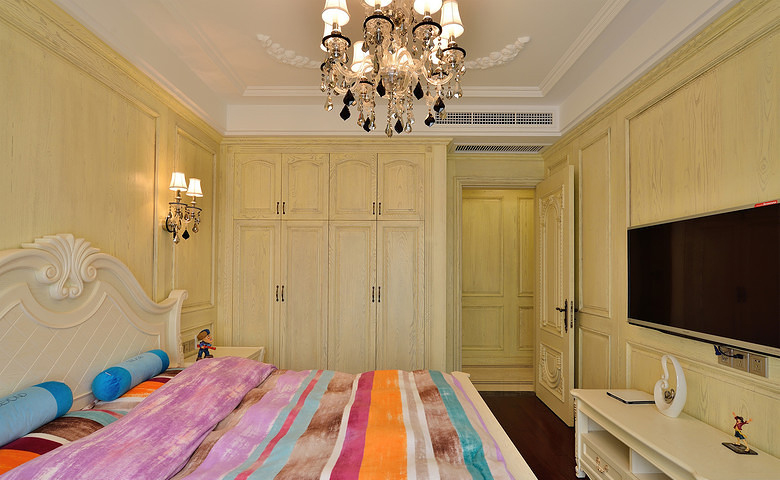 卧室图片来自家装大管家在奢华大气不输别墅 150平现代欧式的分享