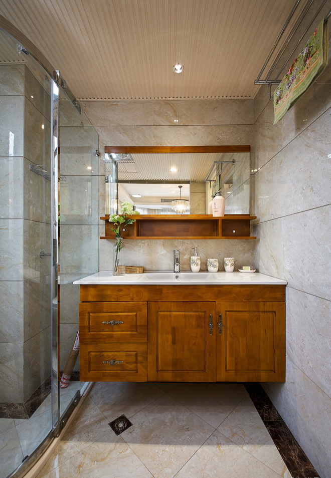卫生间图片来自周楠在百平米现代美式3居豪宅范的分享