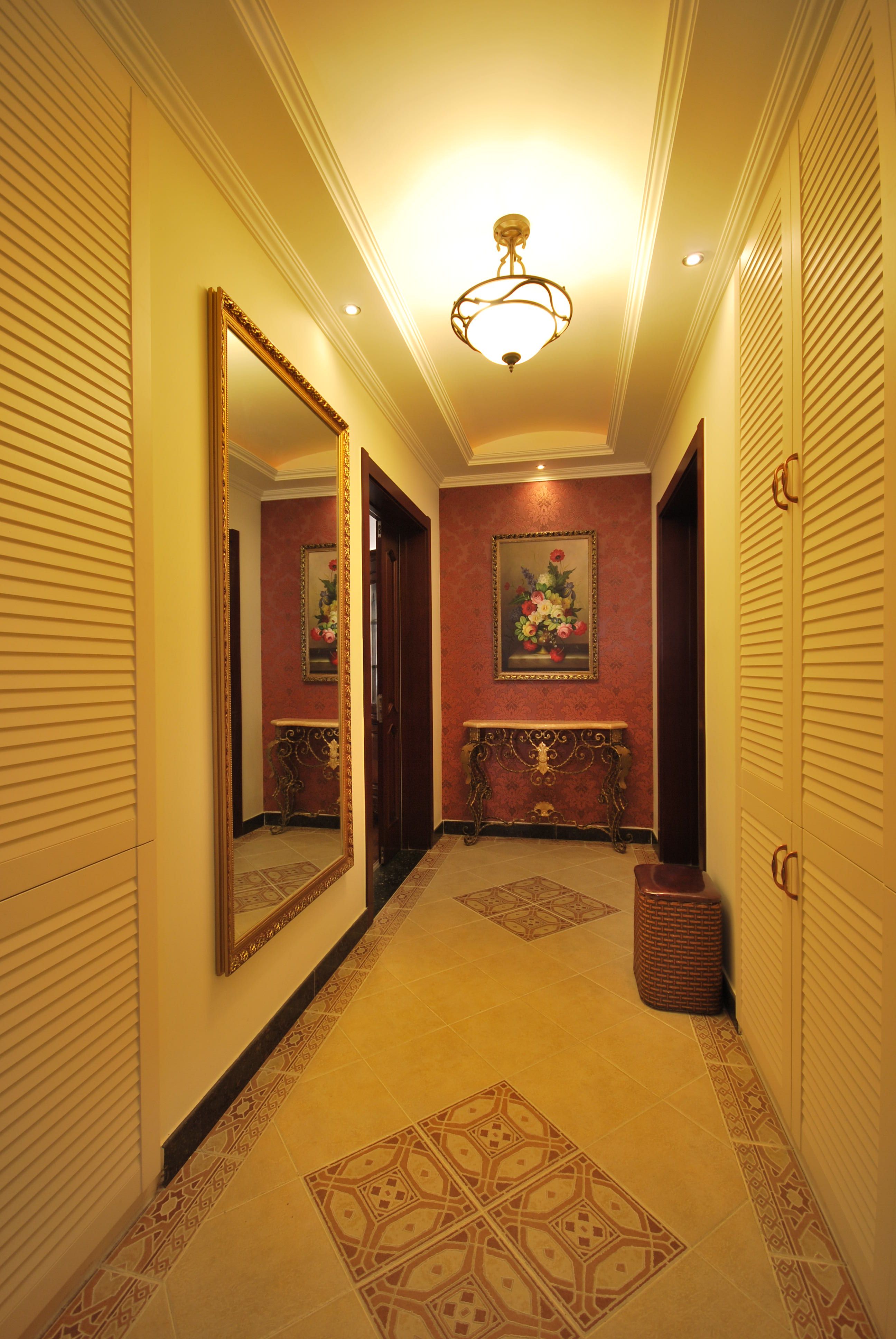玄关图片来自今朝装饰老房专线在总装动员部,欧式古典风，六居室的分享
