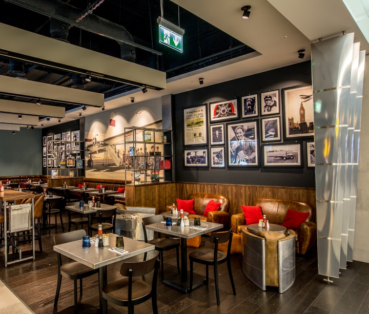 简约 欧式 别墅 客厅图片来自张子浩Eric在英国希思罗机场Pilots酒吧餐厅的分享
