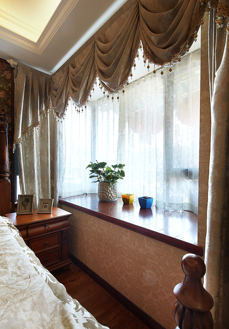 卧室图片来自家装大管家在布局的精髓 89平美式复古婚房的分享