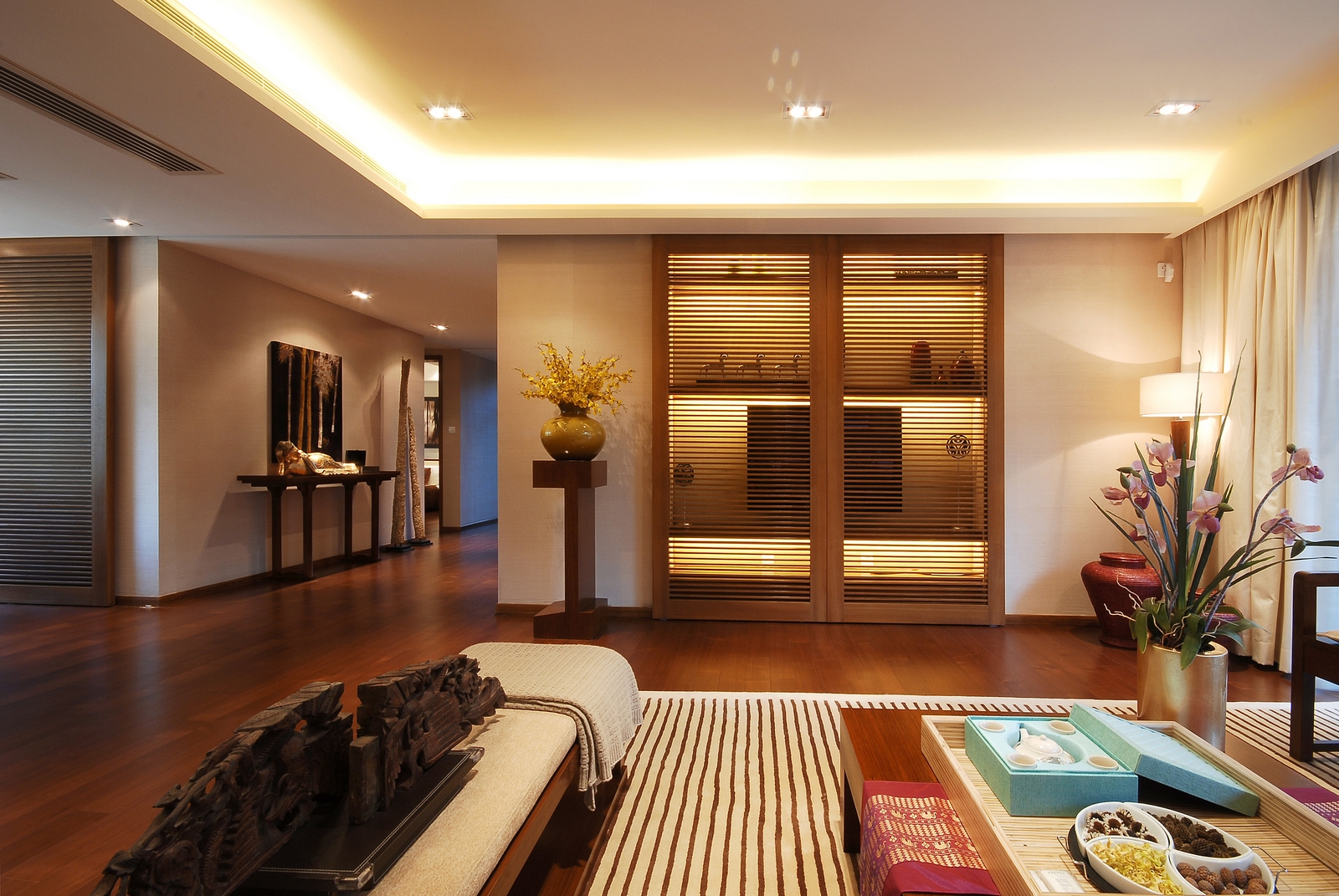 三居 简约 客厅图片来自武汉豪迪装饰公司在顶琇国际城102平现代简约的分享
