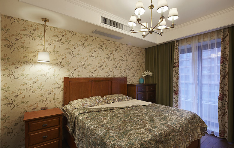卧室图片来自家装大管家在夏日乐悠悠 105平美式休闲3居的分享