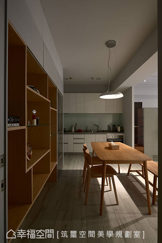 厨房图片来自幸福空间在82平每天都像住设计旅店～的分享