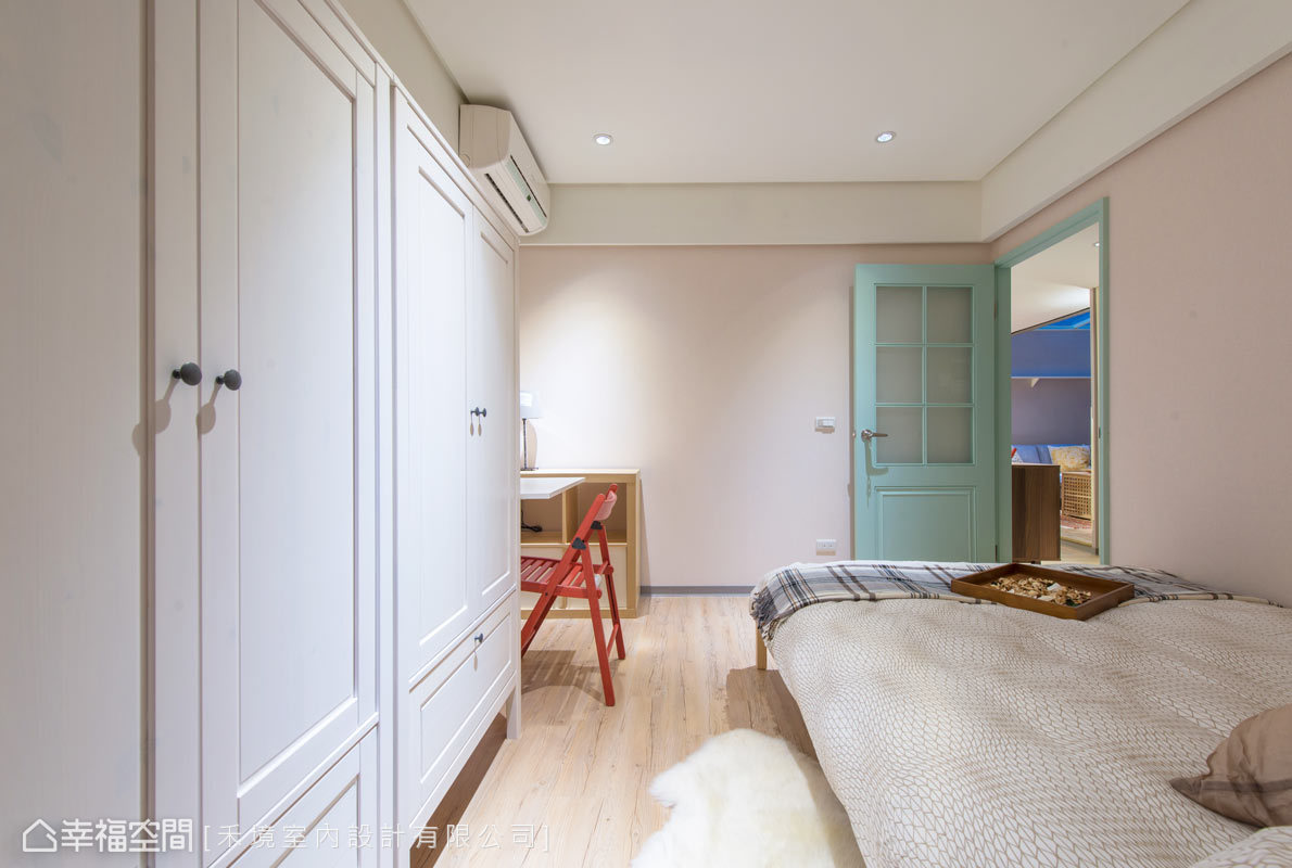 卧室图片来自幸福空间在56平打造北欧IKEA风尚的分享