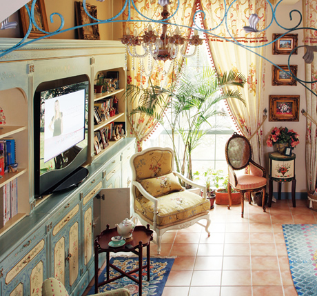 客厅图片来自家百年装饰在保利心语的分享